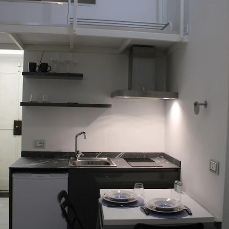 Ferienwohnung Piccolo Loft A Due Passi Dal Castello Mailand Exterior foto