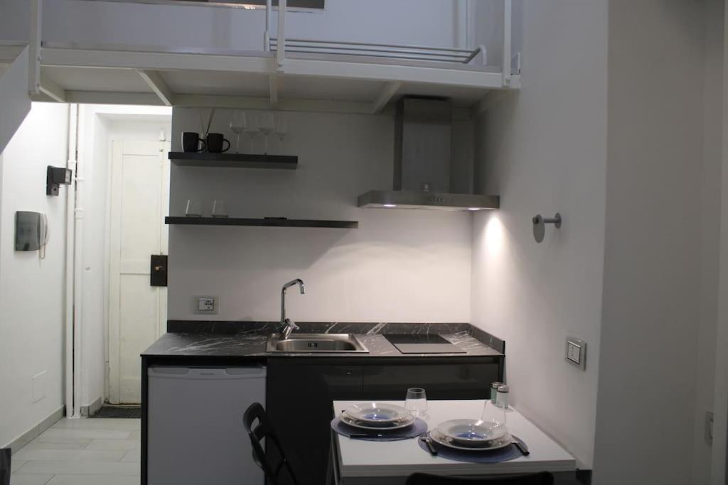 Ferienwohnung Piccolo Loft A Due Passi Dal Castello Mailand Exterior foto